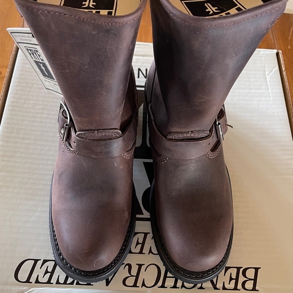 Brand New FRYE Women’s Engineer 12” R Leather Boots Buckle Size 6.5 Gaucho 77400 - Picture 3 of 13